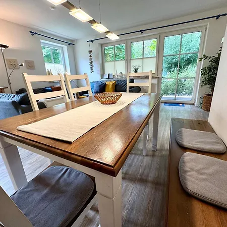 Birkenhof App 28, Backbord ווסטרו